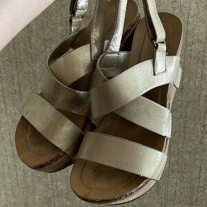 Pierre Dumas Hester-5 Leather Strap Wedges